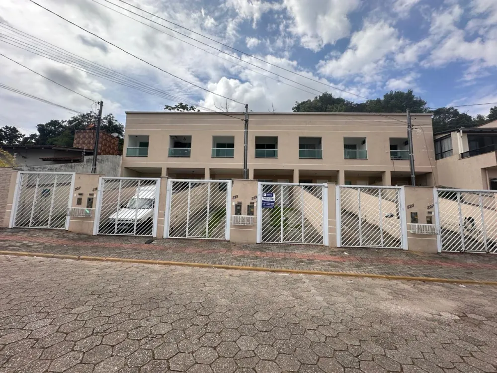 Casa para venda no bairro TABOLEIRO em Camboriú
