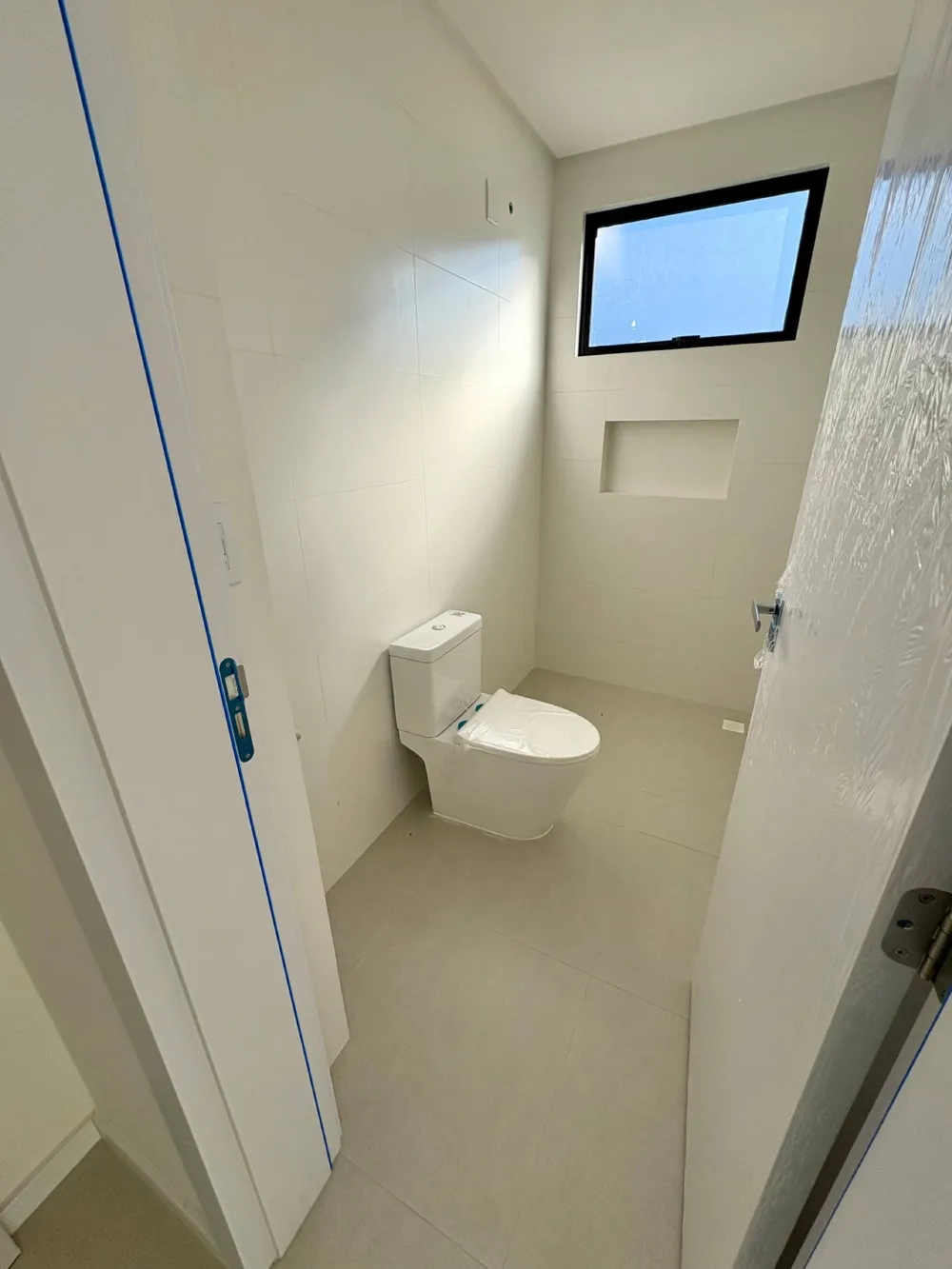 Sala comercial para reserva no bairro Meia Praia em Navegantes