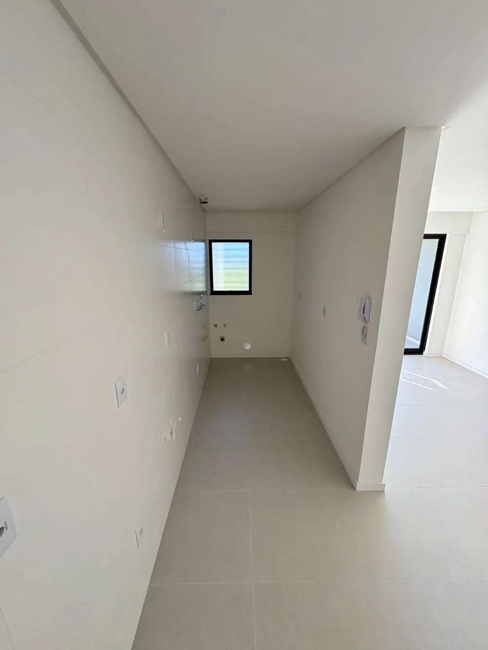 Sala comercial para reserva no bairro Meia Praia em Navegantes