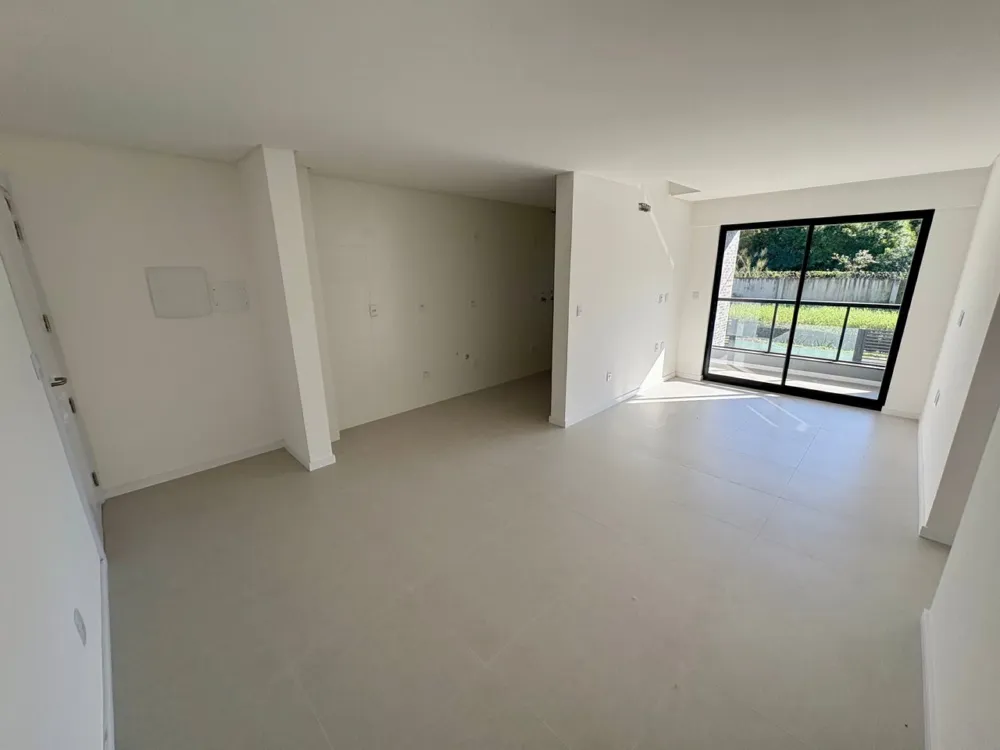 Sala comercial para reserva no bairro Meia Praia em Navegantes