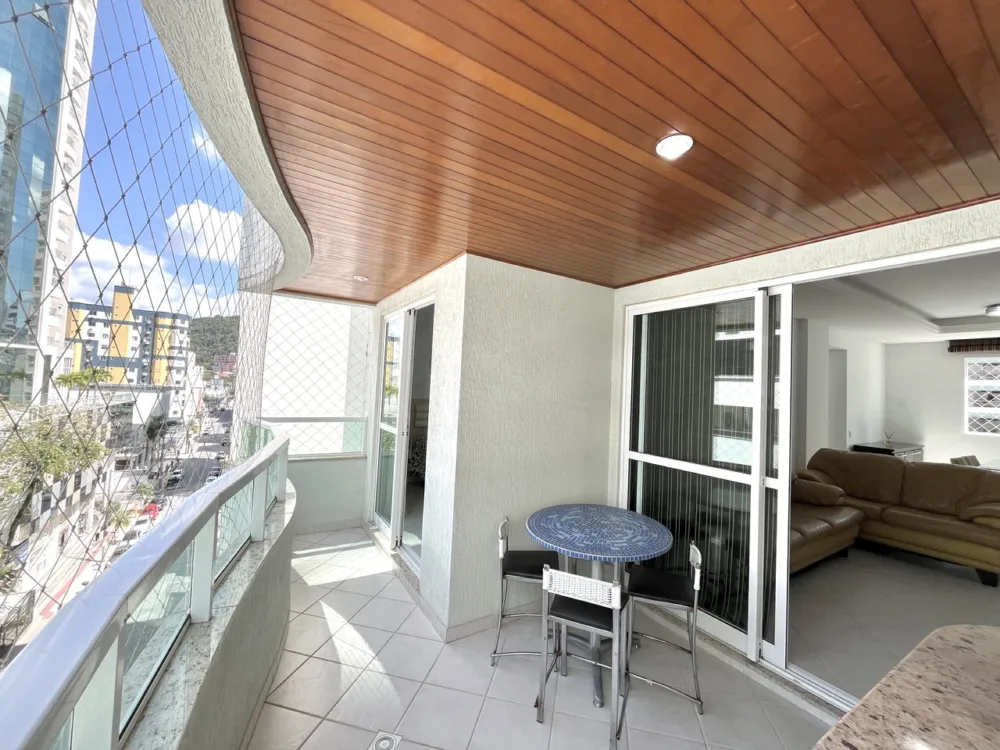 Apartamento 2 quartos para venda no bairro Centro em Balneário Camboriú