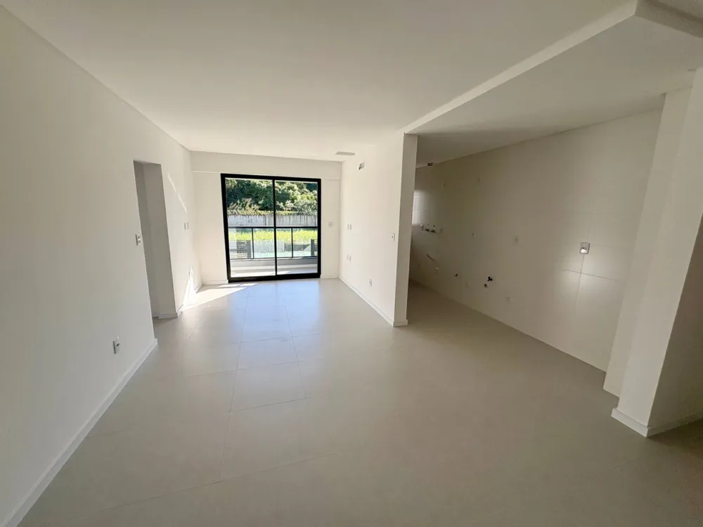 Sala comercial para reserva no bairro Meia Praia em Navegantes