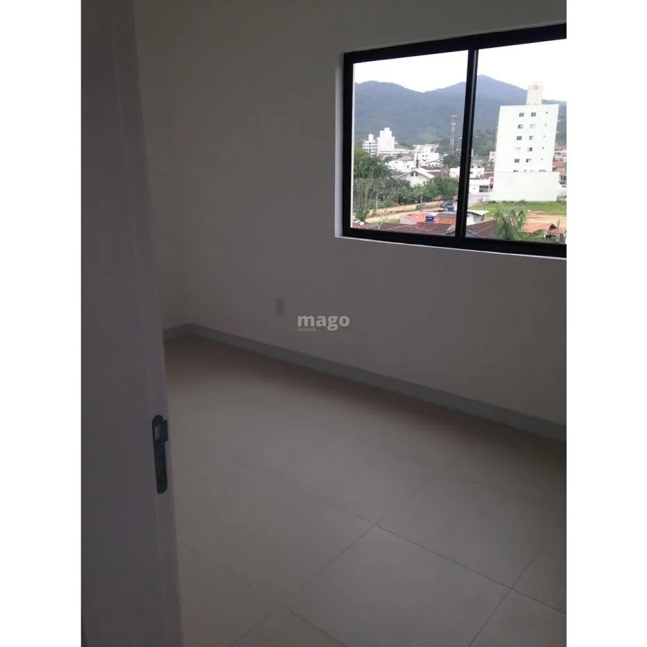 Apartamento à venda 3 suítes, 2 vagas, Centro Camboriú 