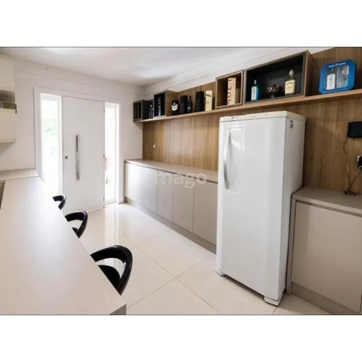 Linda casa 3 suítes em Taquaras pertinho da praia.
