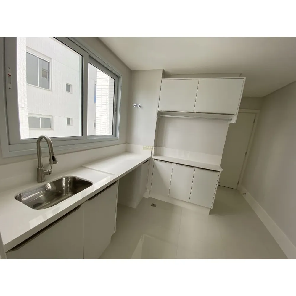 Apartamento mobiliado com 04 suítes 