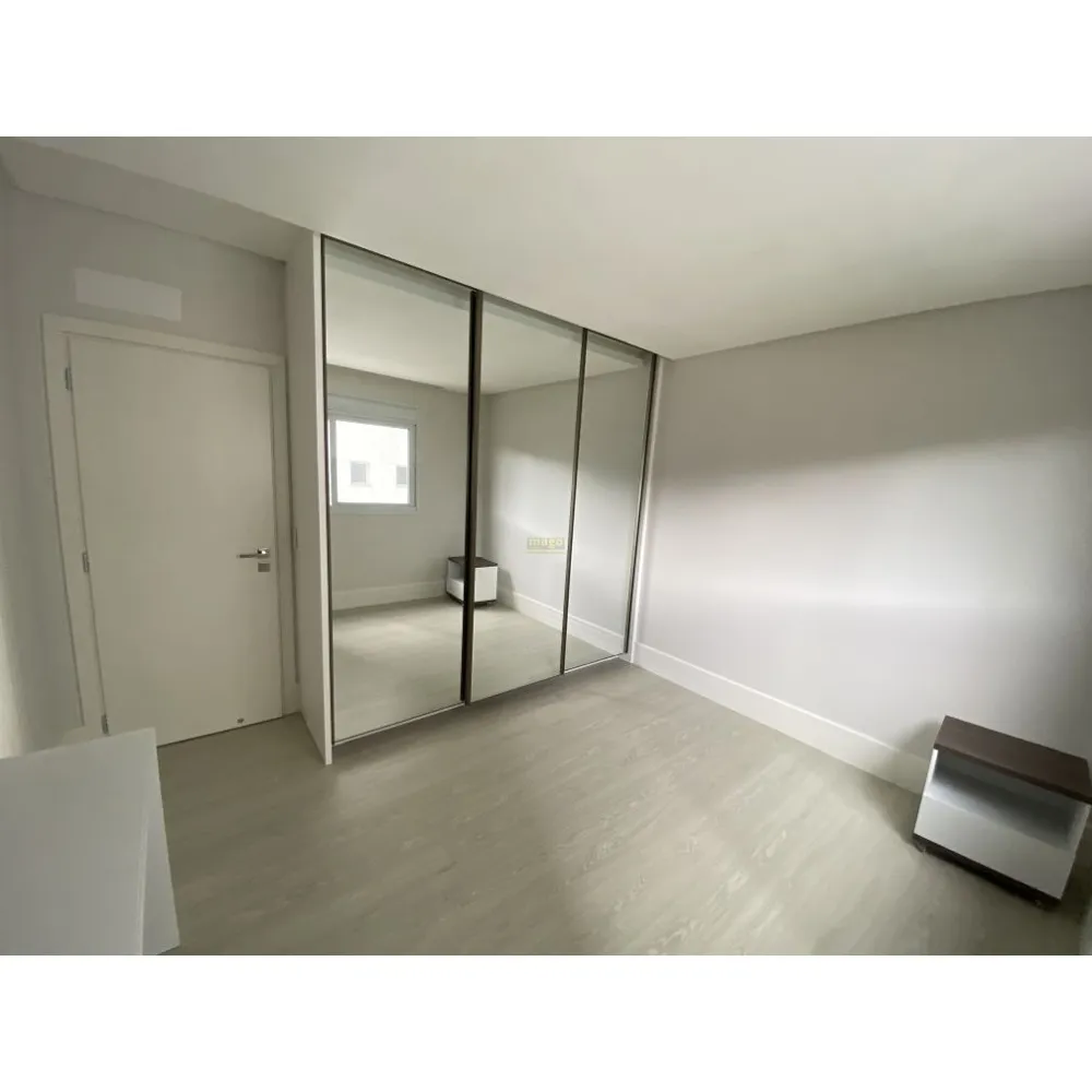 Apartamento Alto Padrão com 04 suítes Frente Mar