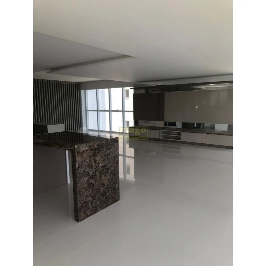 Apartamento Alto Padrão na Barra Norte Frente Mar