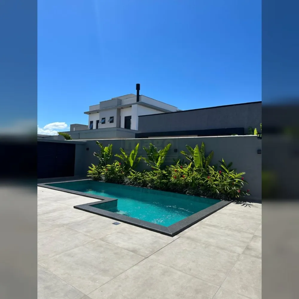Casa de Alto padrão em Condomínio Fechado