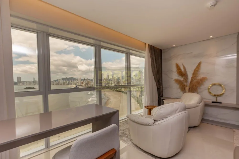 Apartamento 3 suítes, mobiliado e decorado no Centro de BC