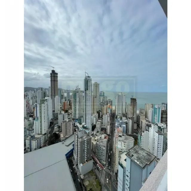 Cobertura duplex 4 suítes no Centro de Balneário Camboriú!