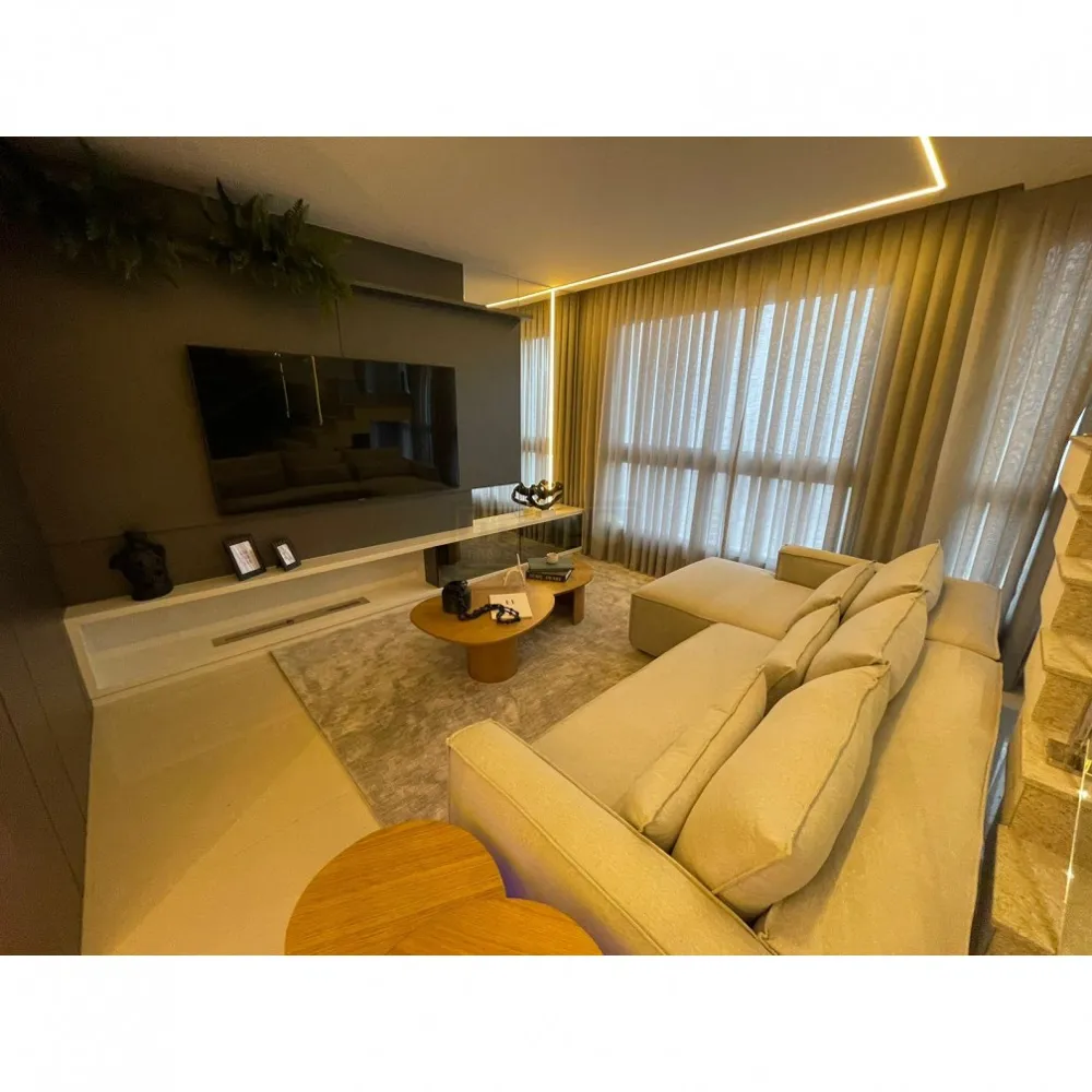 Cobertura duplex 4 suítes no Centro de Balneário Camboriú!