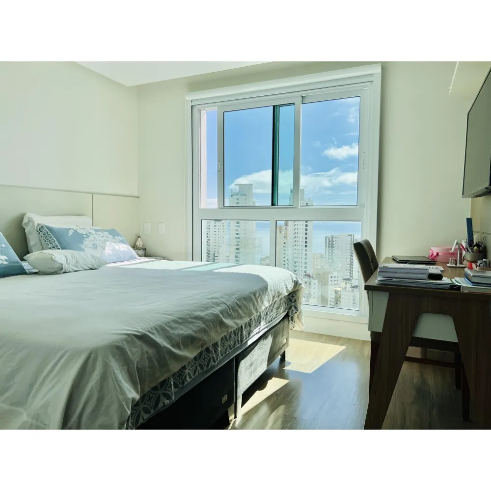Apartamento com Vista Mar e mobiliado com 3 suítes em Balneário Camboriú
