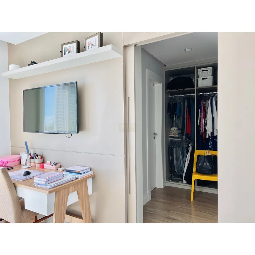 Apartamento com Vista Mar e mobiliado com 3 suítes em Balneário Camboriú