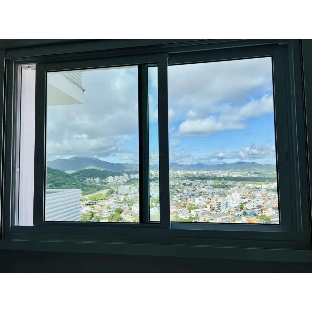 Apartamento com Vista Mar e mobiliado com 3 suítes em Balneário Camboriú