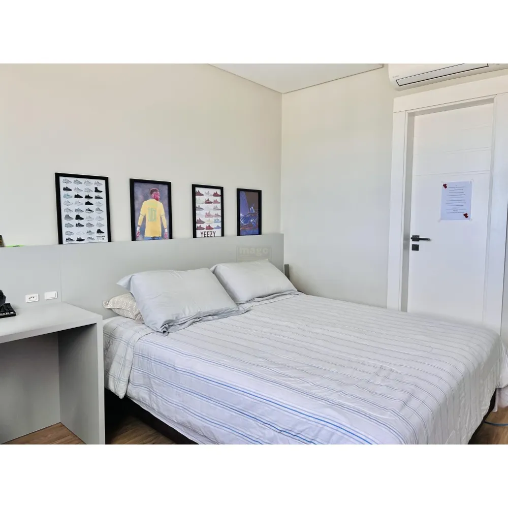 Apartamento com Vista Mar e mobiliado com 3 suítes em Balneário Camboriú