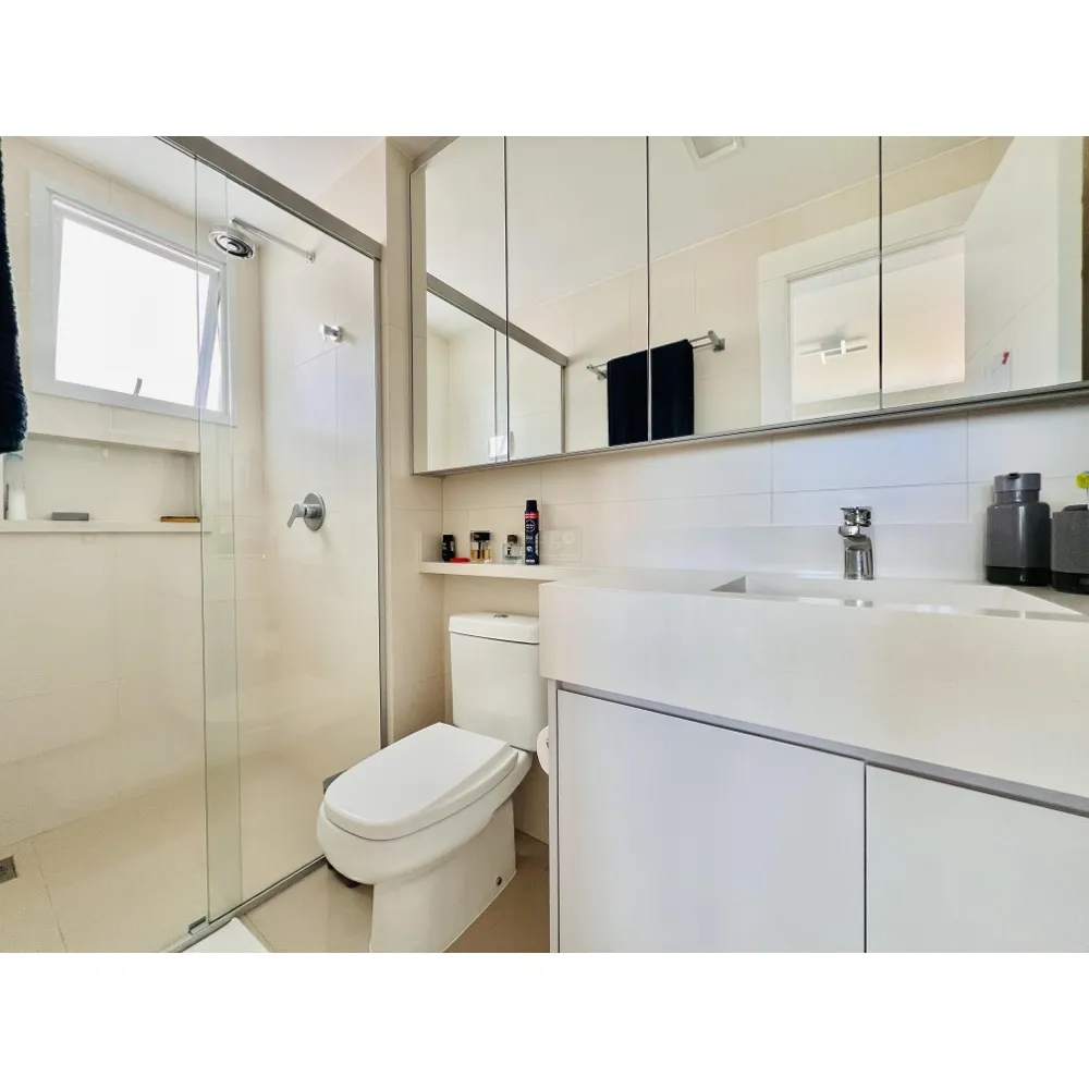 Apartamento com Vista Mar e mobiliado com 3 suítes em Balneário Camboriú
