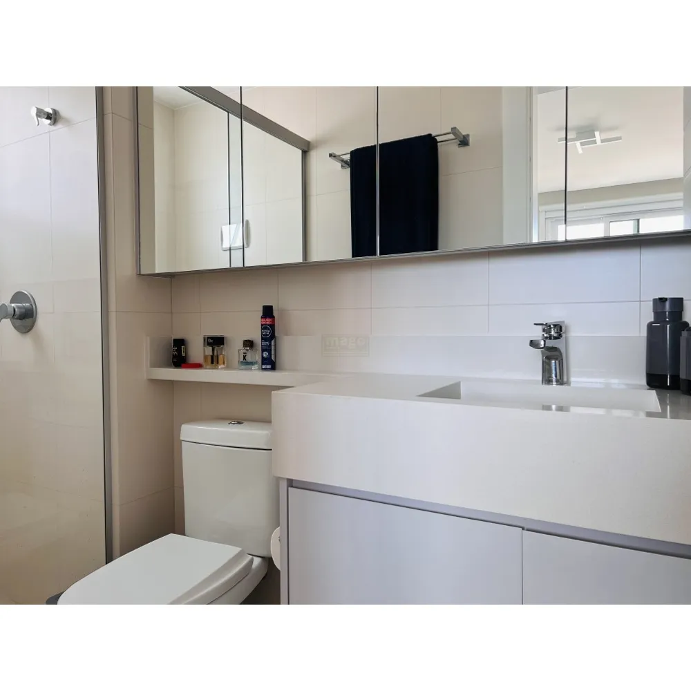 Apartamento com Vista Mar e mobiliado com 3 suítes em Balneário Camboriú