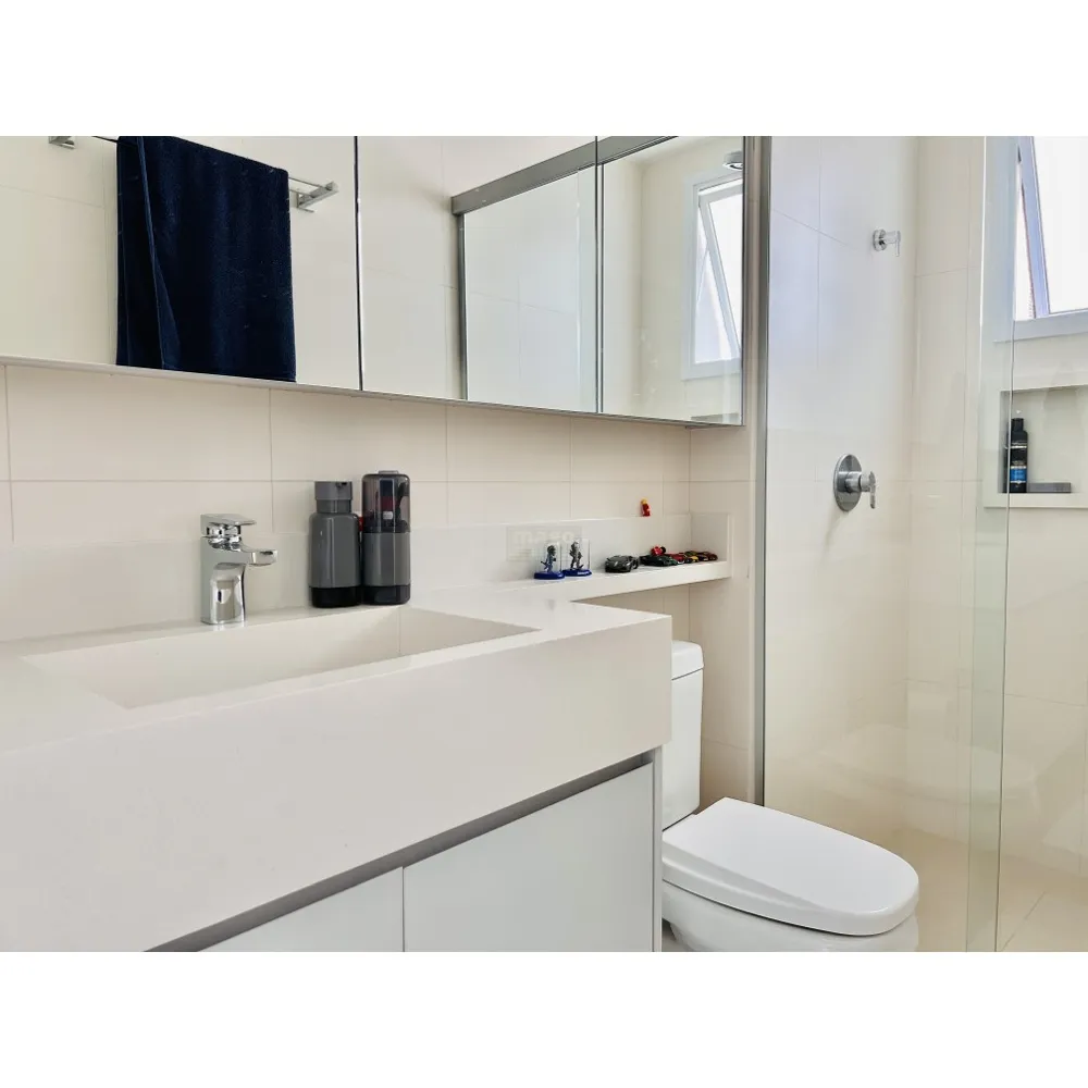 Apartamento com Vista Mar e mobiliado com 3 suítes em Balneário Camboriú