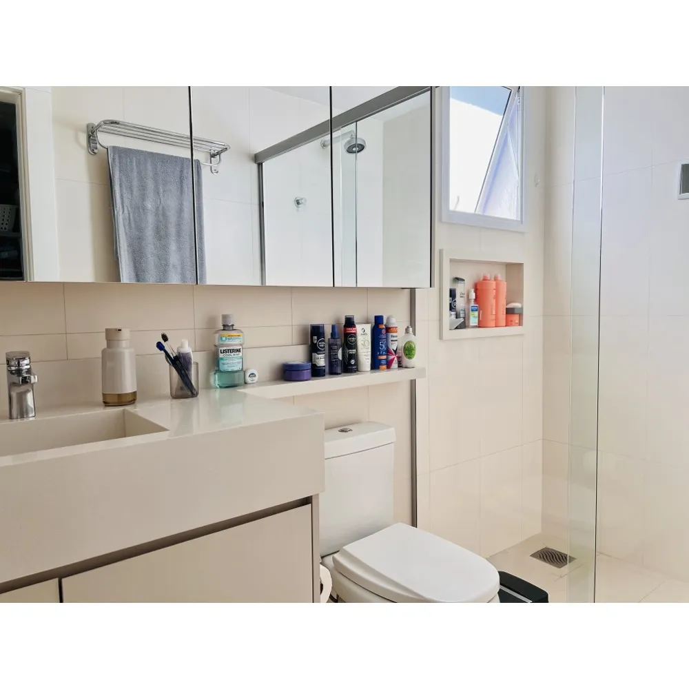 Apartamento com Vista Mar e mobiliado com 3 suítes em Balneário Camboriú