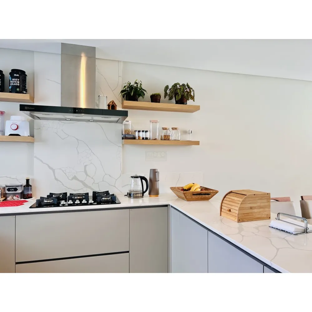 Apartamento com Vista Mar e mobiliado com 3 suítes em Balneário Camboriú