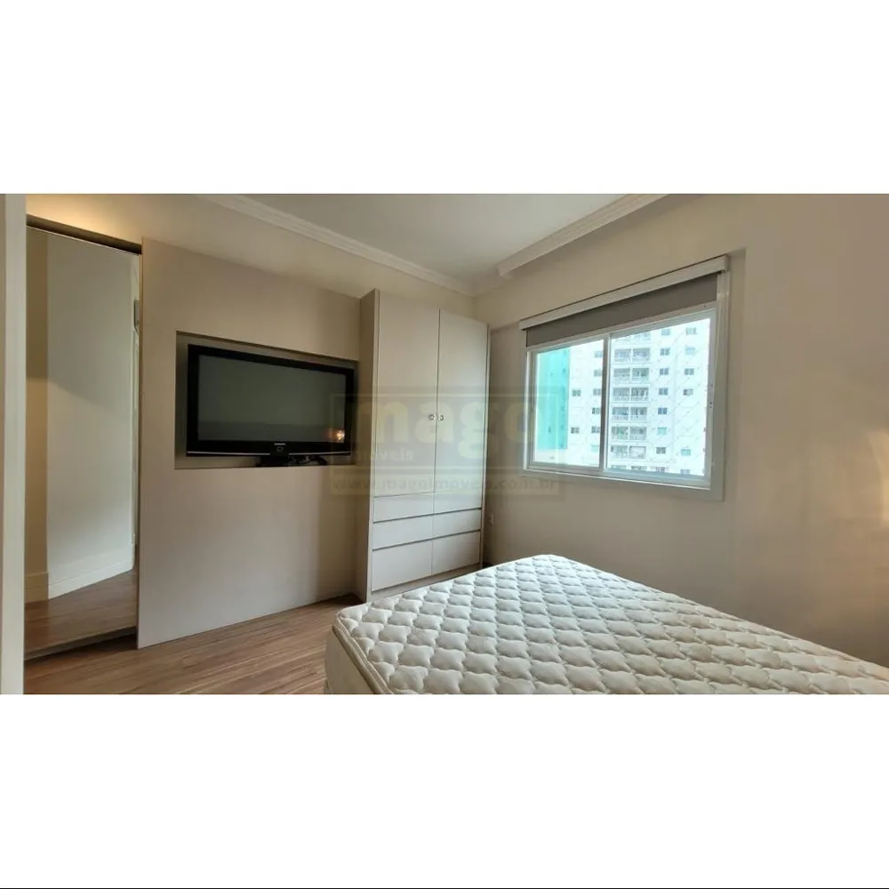 Apartamento com 3 suítes e 4 vagas de garagem na Barra Sul
