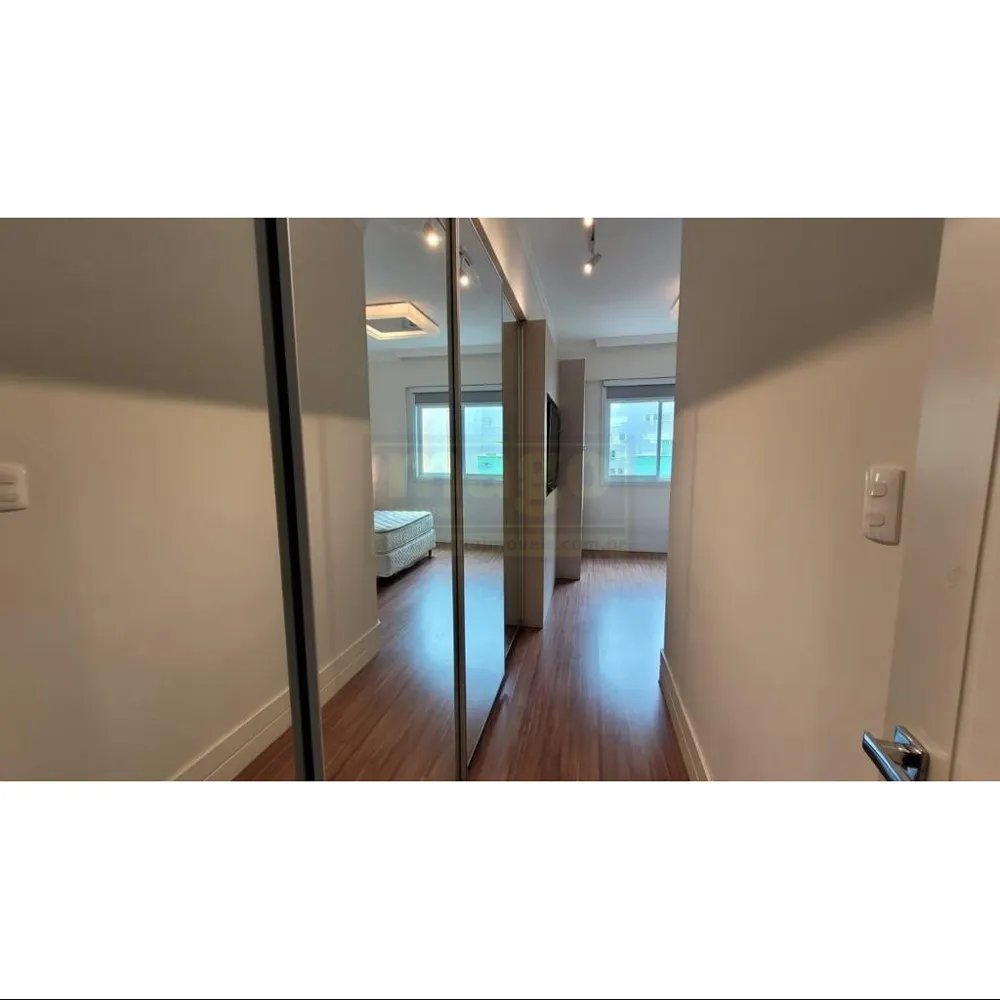 Apartamento com 3 suítes e 4 vagas de garagem na Barra Sul
