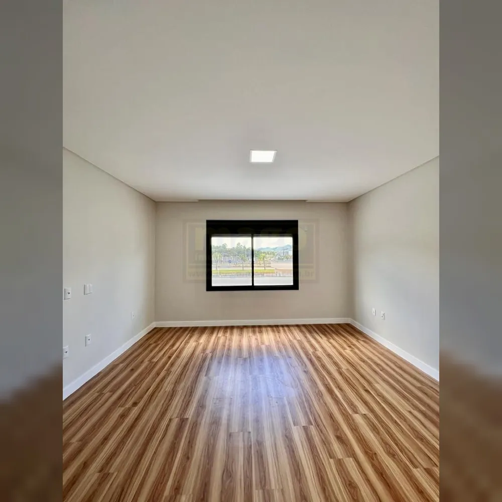 Casa de alto padrão à venda em condominio fechado