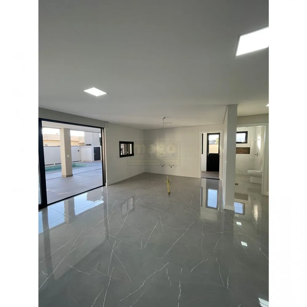 Casa de alto padrão à venda em condominio fechado