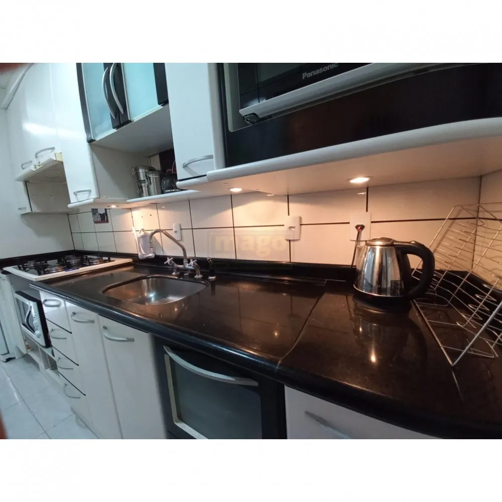 APARTAMENTO PARA INVESTIR OU MORAR NO CENTRO DE BALNEÁRIO!