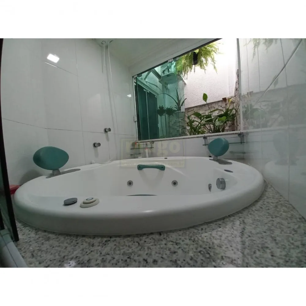 APARTAMENTO PARA INVESTIR OU MORAR NO CENTRO DE BALNEÁRIO!