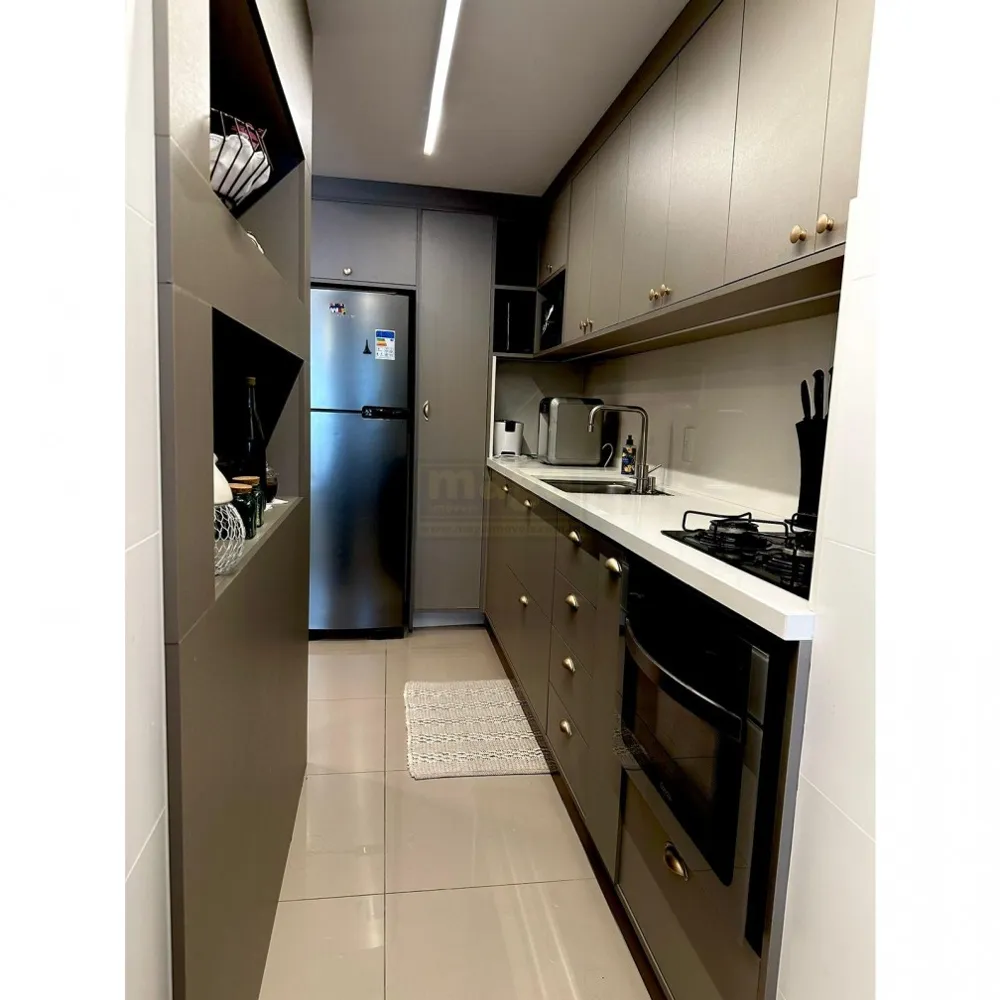  Apartamento Mobiliado com 2 dormintórios sendo 1 suíte para Venda