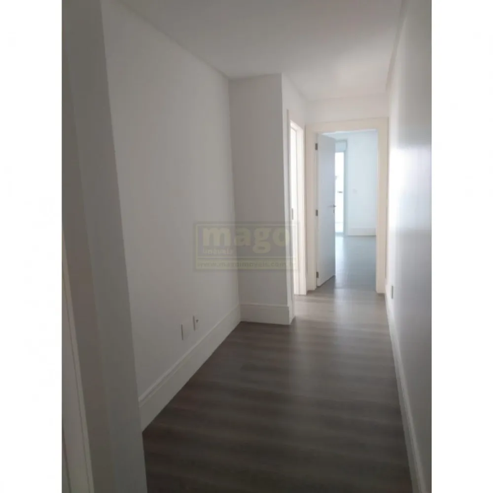 APARTAMENTO NA QUADRA DO MAR PARA VOCÊ DECORAR!
