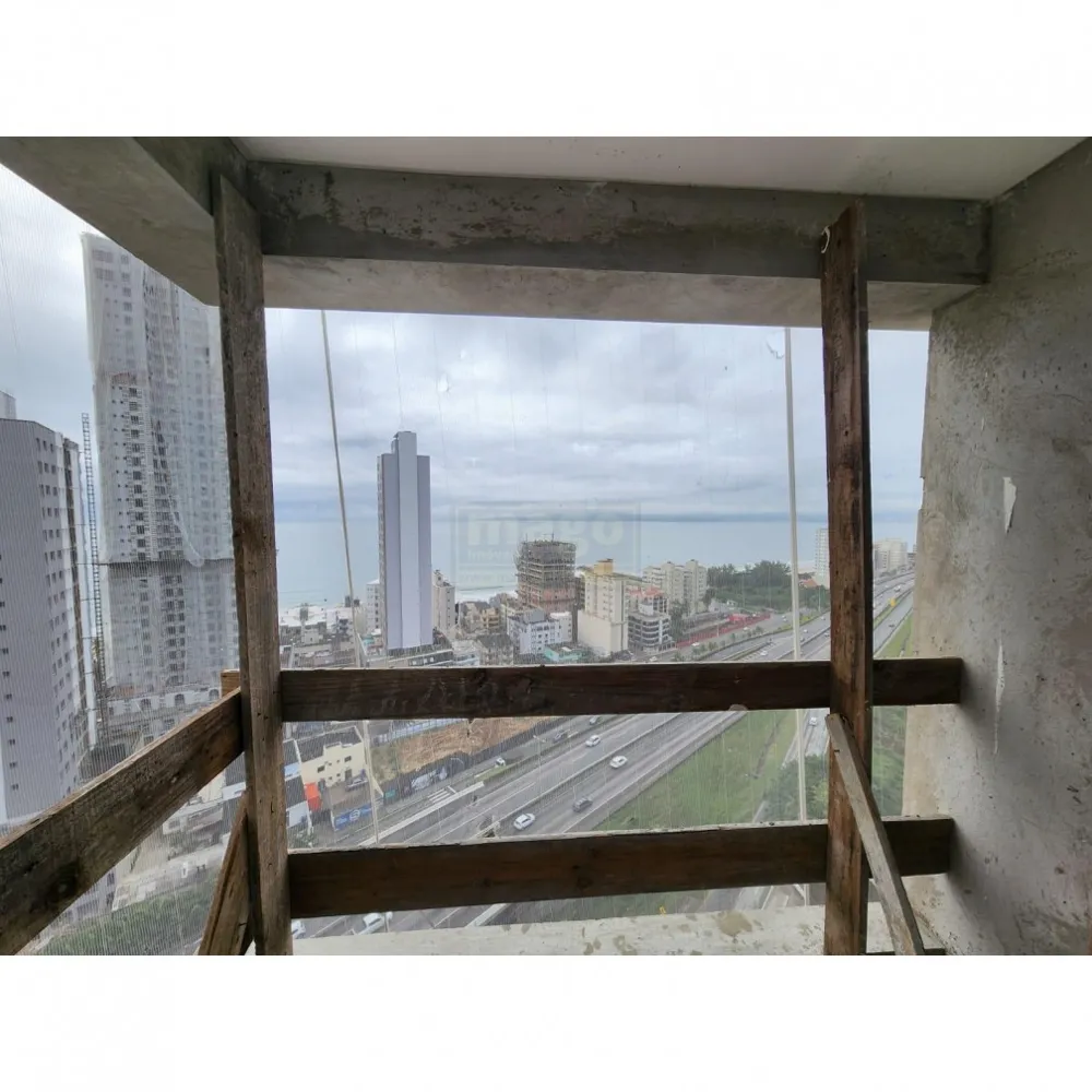 Apartamento Para Venda no Bairro Tabuleiro com Suíte e 2 vagas de garagem
