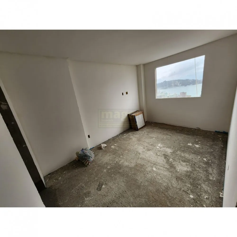 Apartamento Para Venda no Bairro Tabuleiro com Suíte e 2 vagas de garagem