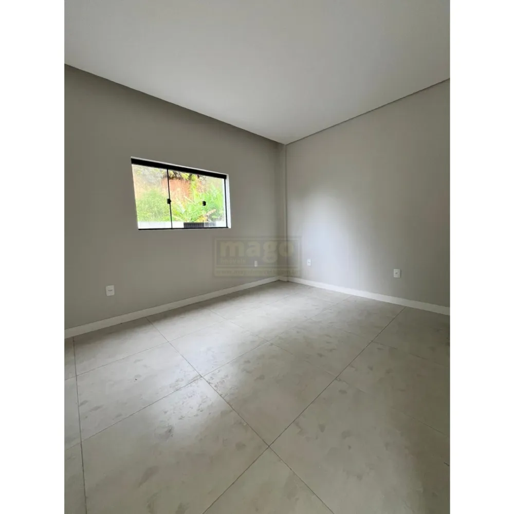 Casa com 3 suites e 4 vagas de garagem no Bairro das Nações