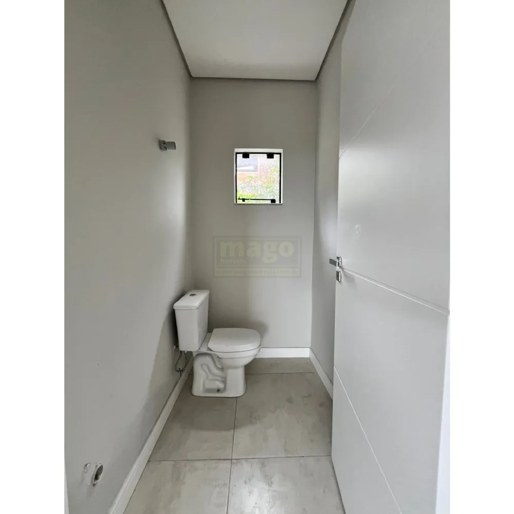 Casa com 3 suites e 4 vagas de garagem no Bairro das Nações