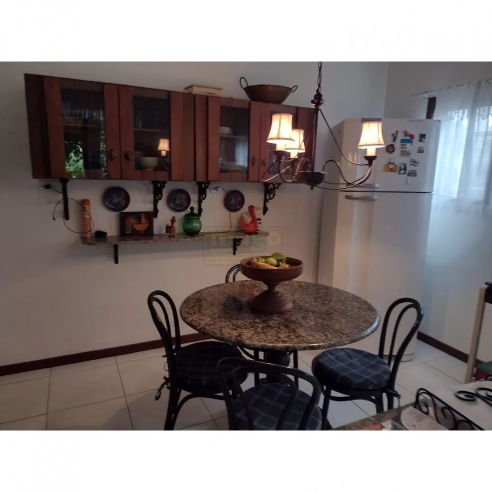 Casa em Taquaras com 5 suítes para venda