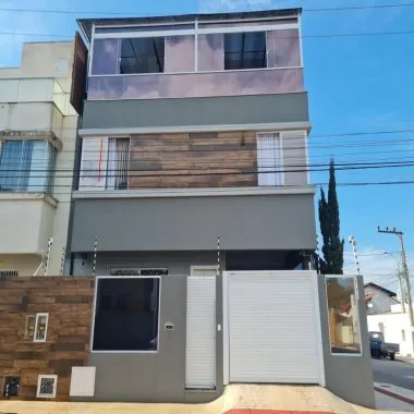 Sobrado 2 suítes para Venda no bairro Centro em Balneário Camboriú