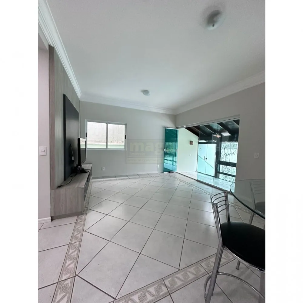 Casa para Locação Anual no bairro Ariribá em Balneário Camboriú