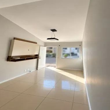 Casa 2 quartos para Locação Anual
