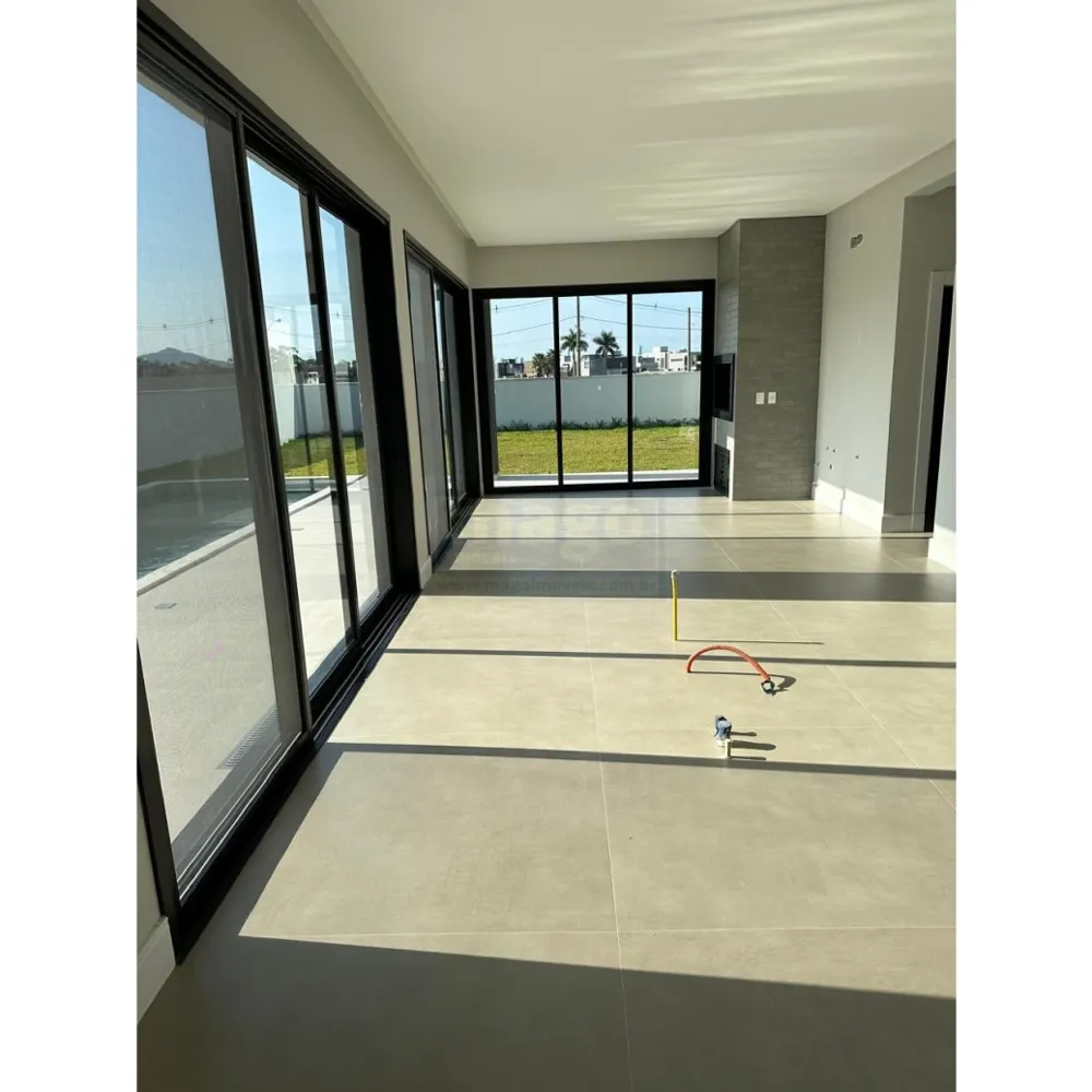 Casa 4 suítes para Venda no bairro Santa Regina em Camboriú