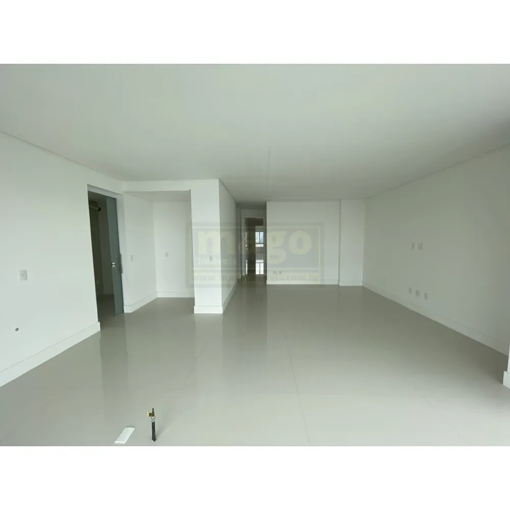 Triplex Frente Mar com 7 suítes em Balneário Camboriú