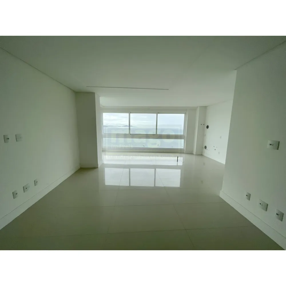 Triplex Frente Mar com 7 suítes em Balneário Camboriú