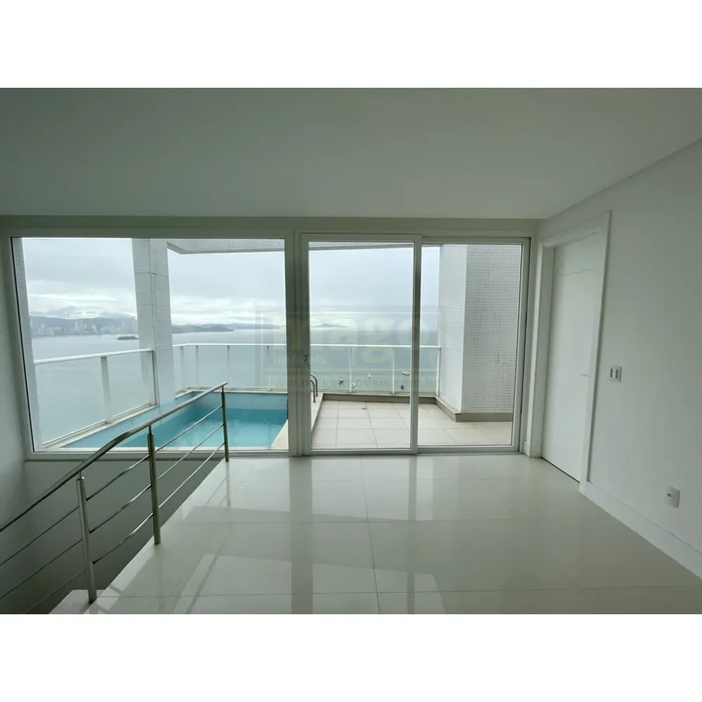 Triplex Frente Mar com 7 suítes em Balneário Camboriú