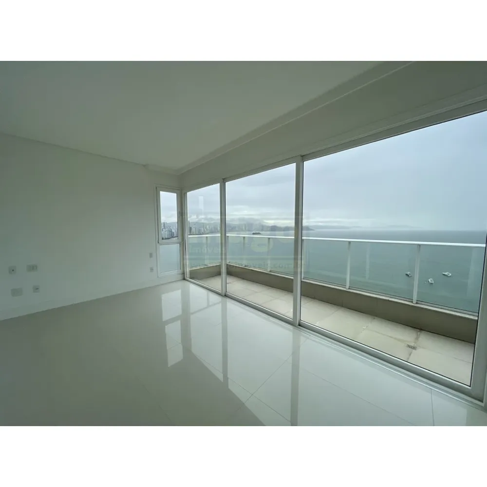 Triplex Frente Mar com 7 suítes em Balneário Camboriú