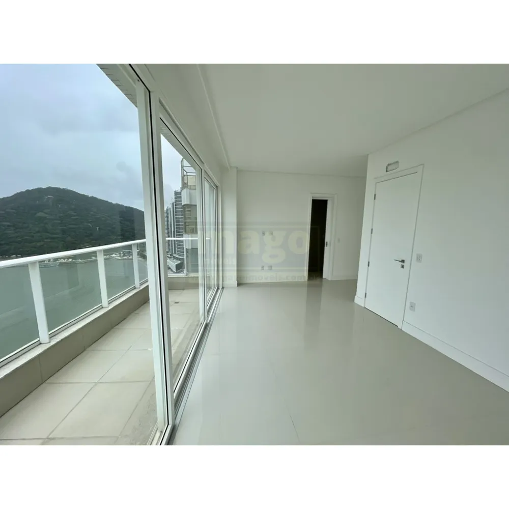 Triplex Frente Mar com 7 suítes em Balneário Camboriú