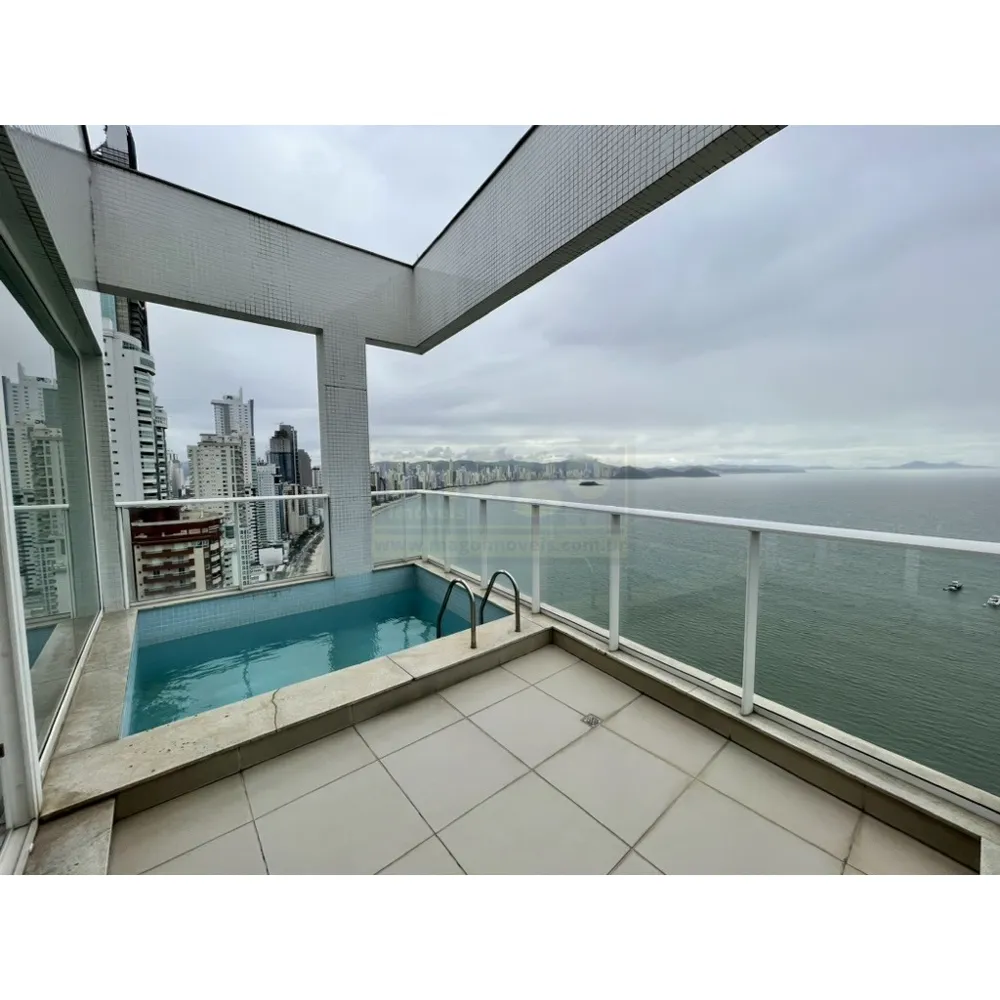 Triplex Frente Mar com 7 suítes em Balneário Camboriú