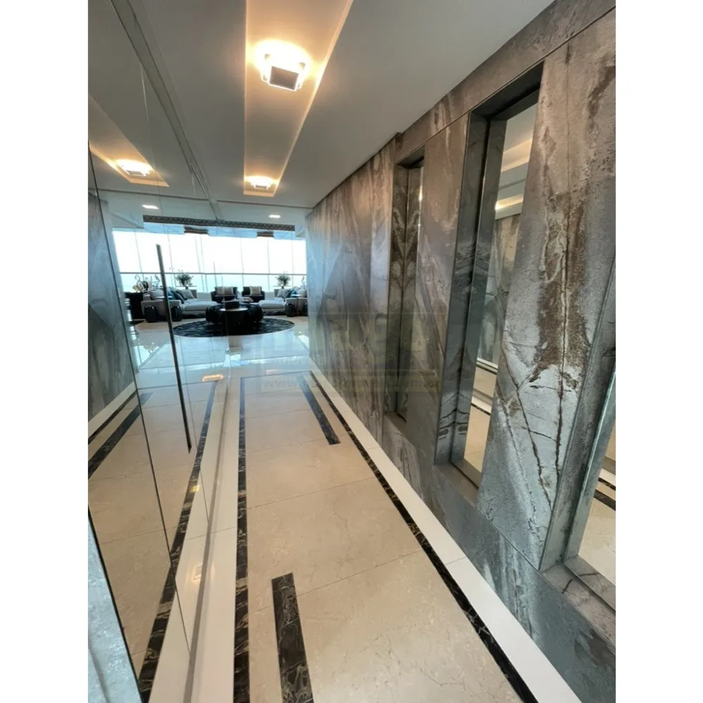 Cobertura Triplex com 7 suítes e Loft no Centro de Balneário Camboriú