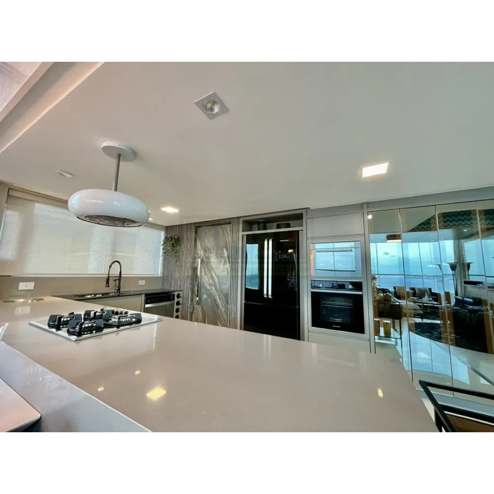 Cobertura Triplex com 7 suítes e Loft no Centro de Balneário Camboriú