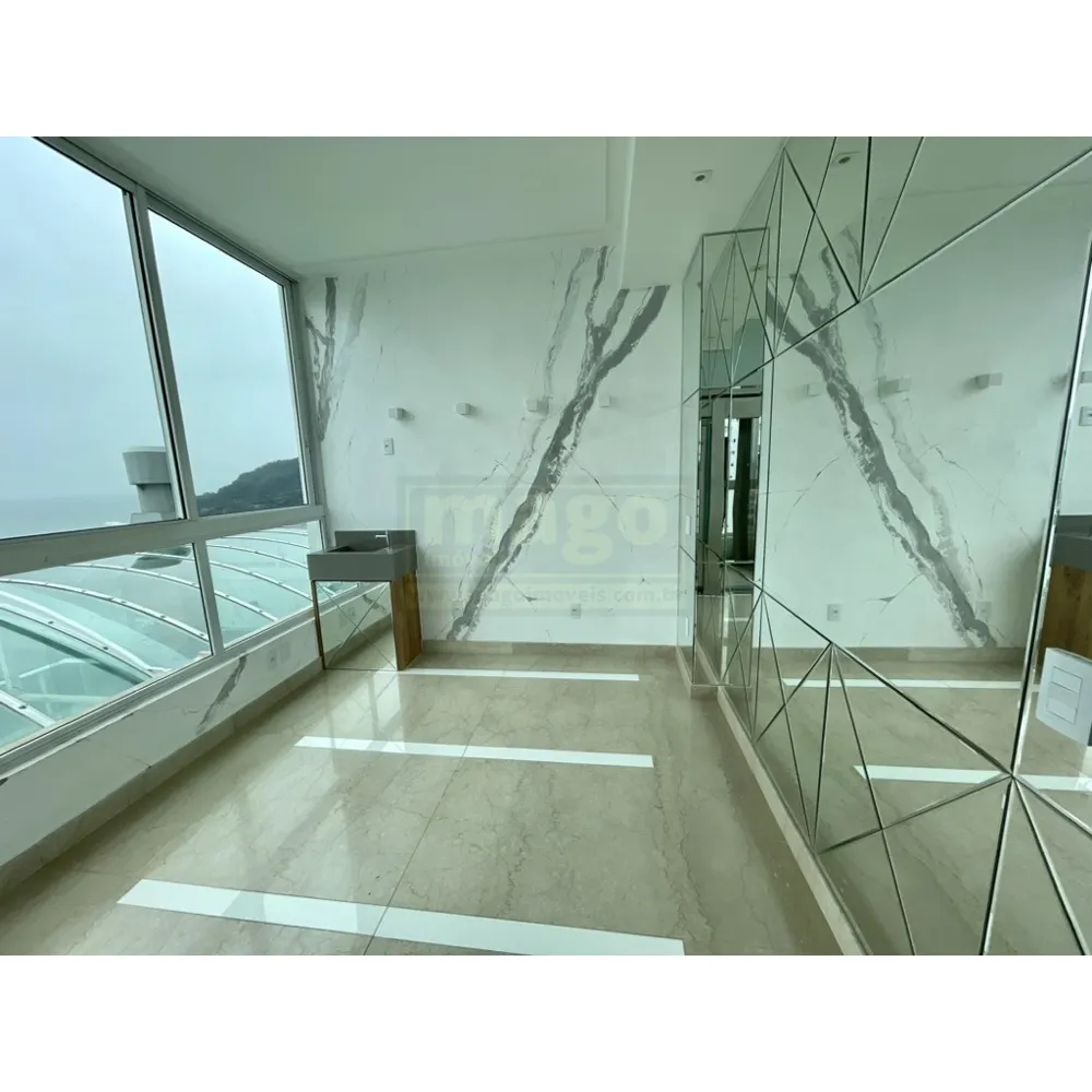 Cobertura Triplex com 7 suítes e Loft no Centro de Balneário Camboriú